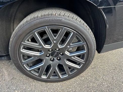 Used 2026 GMC Yukon XL Denali Ultimate w/ LPO, Floor Liner Package AWD/4WD image 16