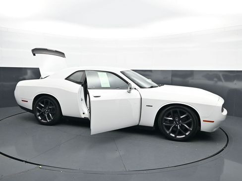 Used 2019 Dodge Challenger R/T w/ Driver Convenience Group RWD image 47