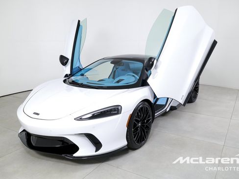 Used 2025 McLaren GTS RWD image 5