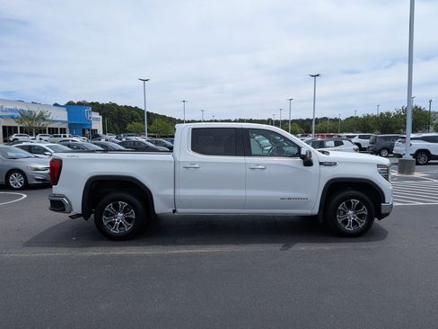 Used 2025 GMC Sierra 1500 SLT AWD/4WD image 2