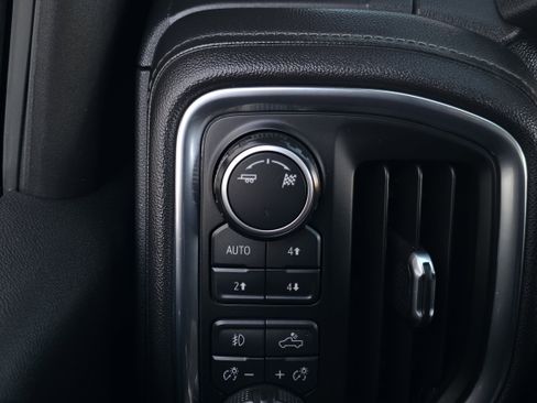 Used 2019 Chevrolet Silverado 1500 LT Trail Boss w/ Convenience Package image 24