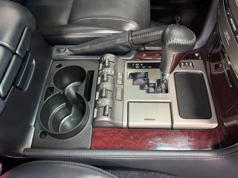 Used 2015 Lexus LX 570 4WD image 14