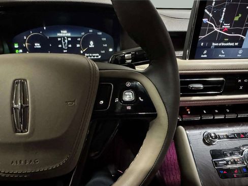 Certified 2023 Lincoln Aviator Reserve w/ Equipment Group 201A image 12