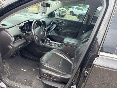 Used 2019 Chevrolet Traverse Premier w/ Driver Confidence II Package FWD image 8
