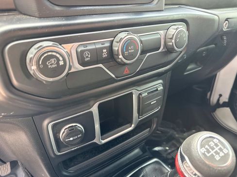 Used 2020 Jeep Wrangler Sport AWD/4WD image 17