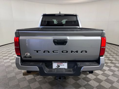 Certified 2024 Toyota Tacoma SR5 AWD/4WD image 9