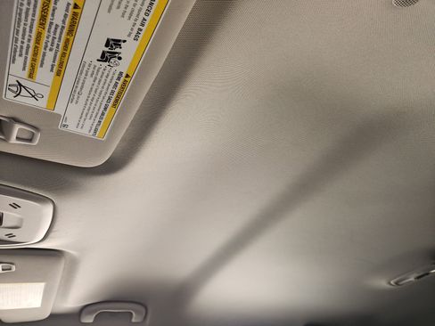 Certified 2025 Chevrolet Trax LS image 26