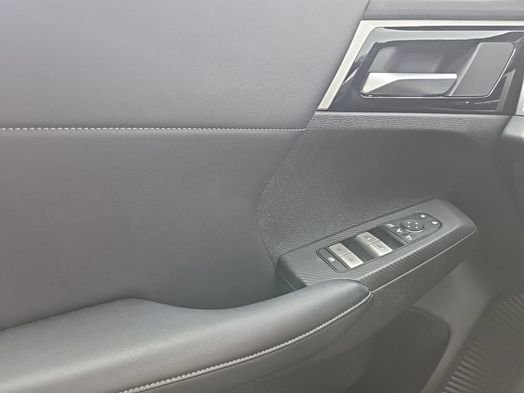 Used 2024 Mitsubishi Outlander SE AWD/4WD image 15