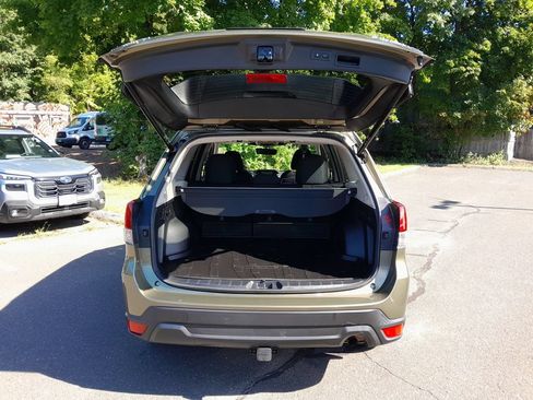 Used 2024 Subaru Forester Premium AWD/4WD image 32