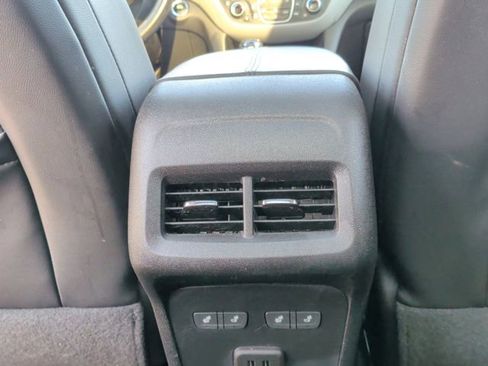 Used 2020 Chevrolet Equinox Premier FWD image 26