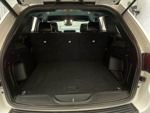 Used 2022 Jeep Grand Cherokee Laredo X AWD/4WD image 19