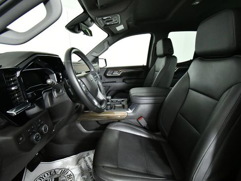 Used 2023 Chevrolet Silverado 1500 RST w/ Convenience Package II AWD/4WD image 5