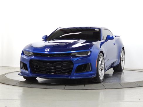 Used 2017 Chevrolet Camaro SS image 4