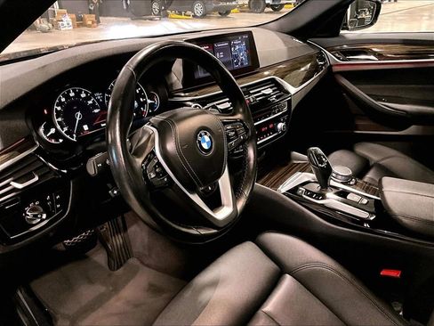 Used 2019 BMW 530i xDrive w/ Convenience Package AWD/4WD image 8
