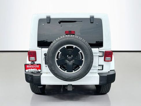 Used 2012 Jeep Wrangler Unlimited Sahara AWD/4WD image 7