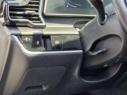 Used 2024 Kia Sportage EX FWD image 21