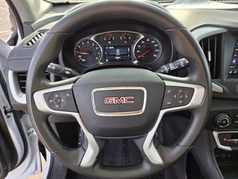 Used 2024 GMC Terrain SLE image 18