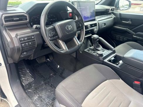 Used 2025 Toyota Tacoma TRD Off-Road AWD/4WD image 25