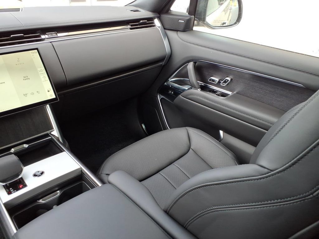 New 2026 Land Rover Range Rover SE AWD/4WD image 22