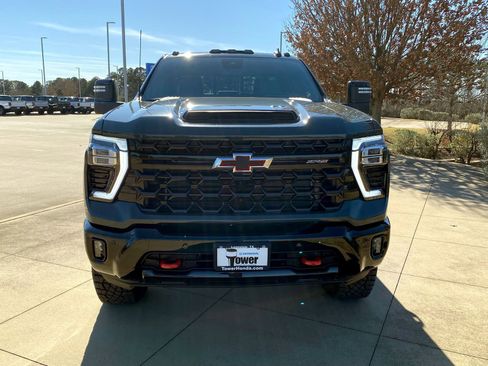 Used 2026 Chevrolet Silverado 2500 ZR2 image 2