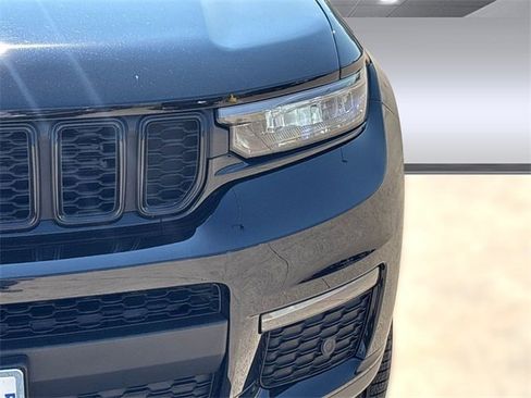 New 2025 Jeep Grand Cherokee L Limited w/ Luxury Tech Group II image 10