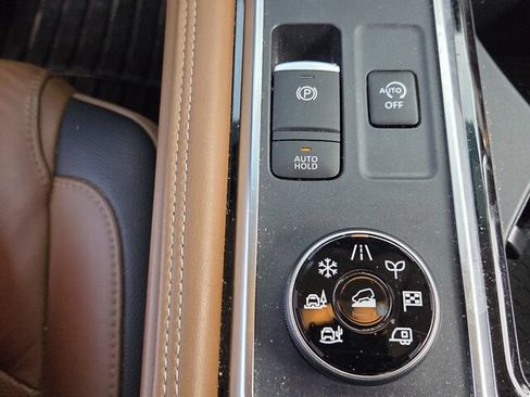 Used 2023 Nissan Pathfinder Platinum AWD/4WD image 21