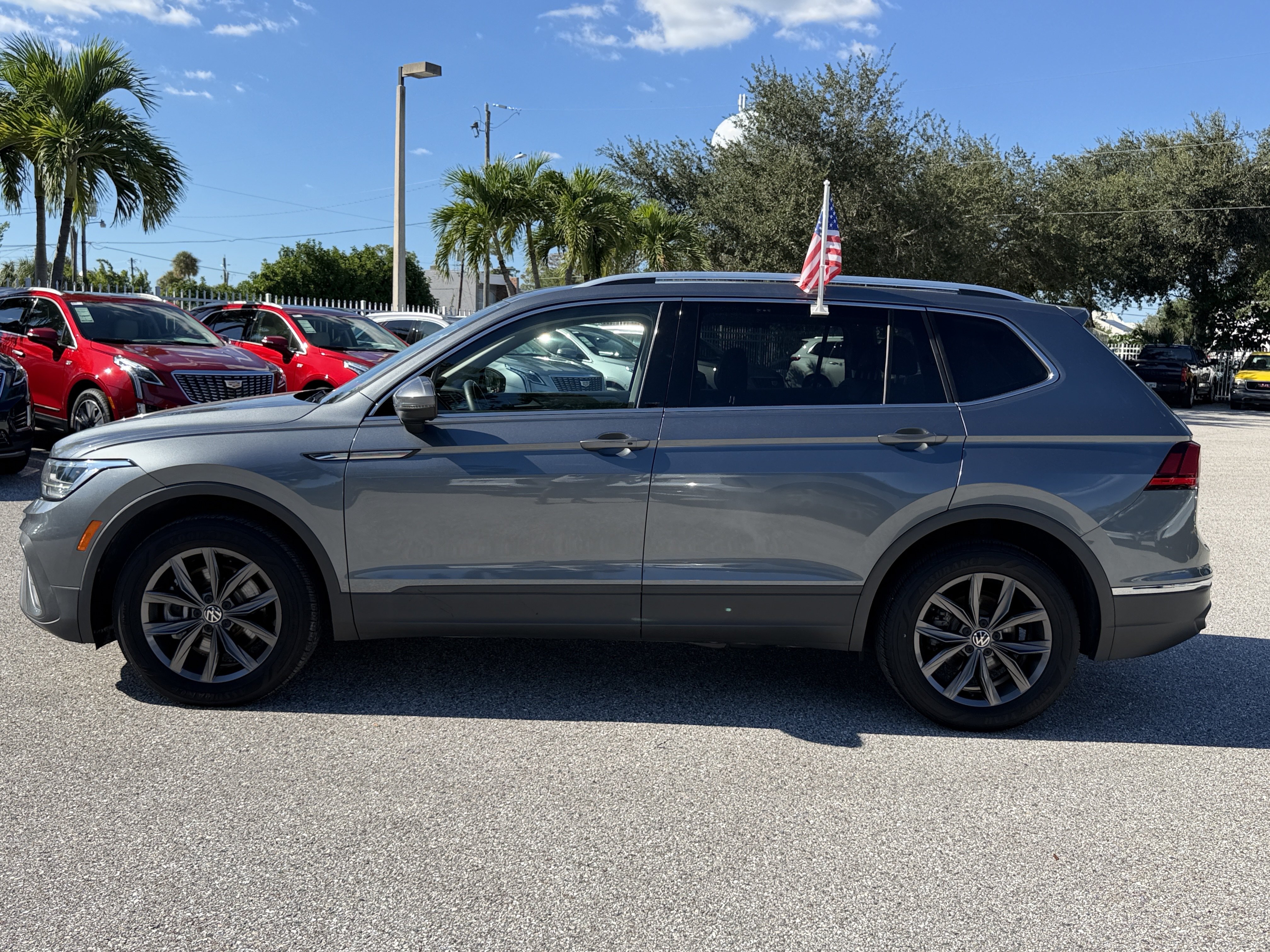 Certified 2022 Volkswagen Tiguan SE FWD image 4