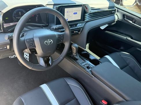 Used 2026 Toyota Camry SE FWD image 11