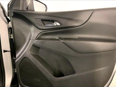 Used 2022 Chevrolet Equinox LT image 25