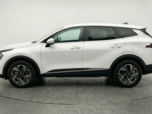 Used 2025 Kia Sportage LX image 5