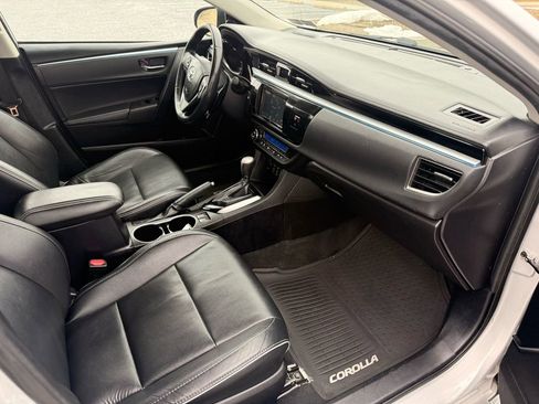 Used 2014 Toyota Corolla S Premium w/ Driver Convenience Package image 14