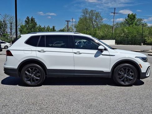 Used 2024 Volkswagen Tiguan SE FWD image 10