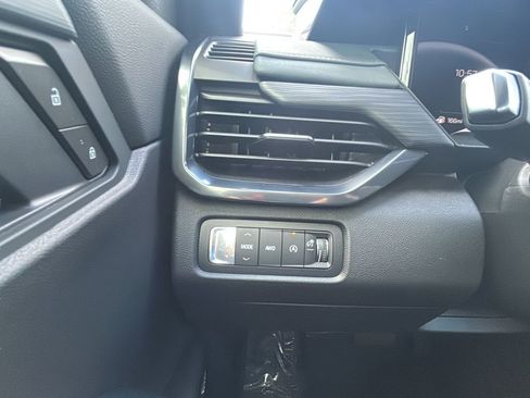New 2026 GMC Acadia AT4 w/ Luxury Package AWD/4WD image 17