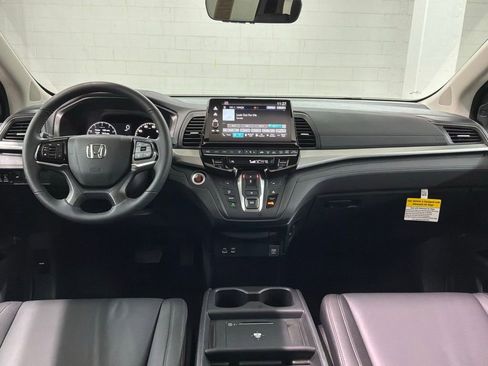 Certified 2026 Honda Odyssey EX-L image 8