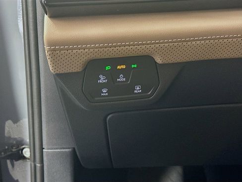 New 2026 Volkswagen Atlas Cross Sport SE AWD/4WD image 10