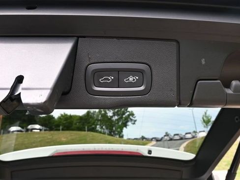 Used 2024 Volvo XC60 B5 Ultimate AWD/4WD image 38