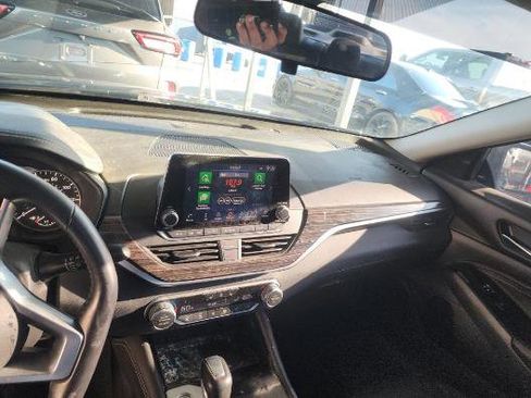 Used 2021 Nissan Altima 2.5 SL FWD image 12