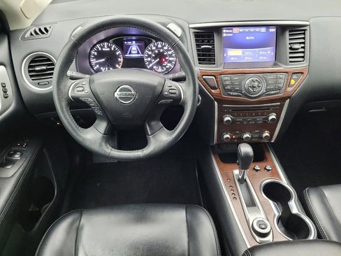 Used 2017 Nissan Pathfinder Platinum w/ Family Entertainment Package AWD/4WD image 22