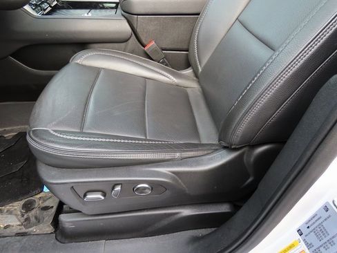 Certified 2023 GMC Yukon Denali image 40