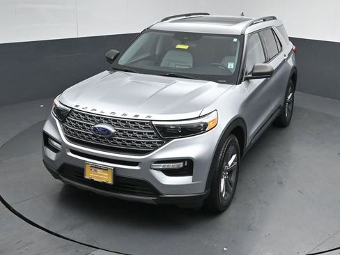Certified 2021 Ford Explorer XLT w/ Equipment Group 202A AWD/4WD image 48