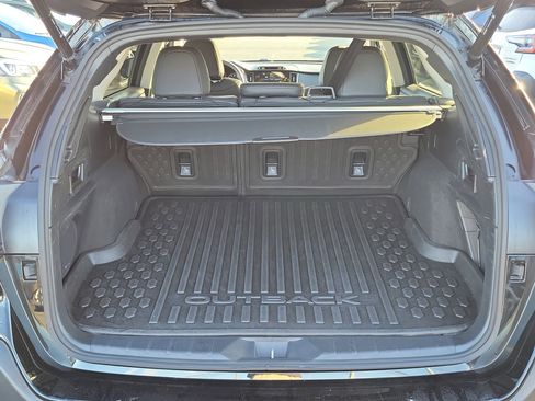 Used 2023 Subaru Outback Limited image 12