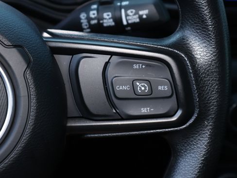 Used 2025 Jeep Wrangler Unlimited Sport AWD/4WD image 12