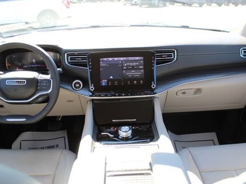 Used 2023 Jeep Wagoneer Series II w/ Premium Group I AWD/4WD image 14