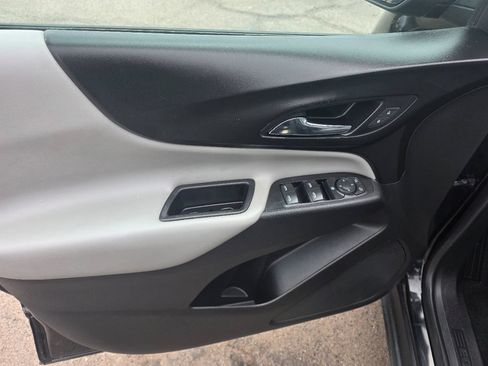 Used 2018 Chevrolet Equinox LT FWD image 21