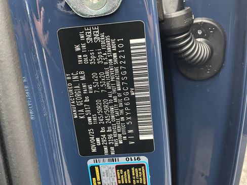 New 2025 Kia Telluride S image 36