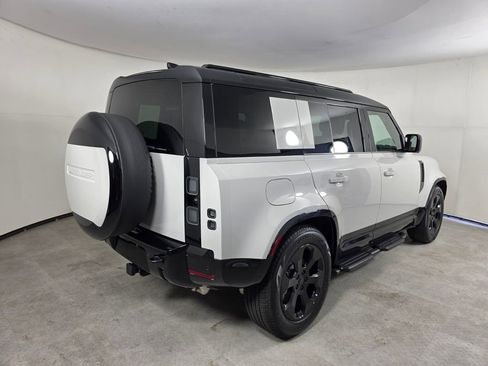 Used 2026 Land Rover Defender 110 X-Dynamic SE AWD/4WD image 4