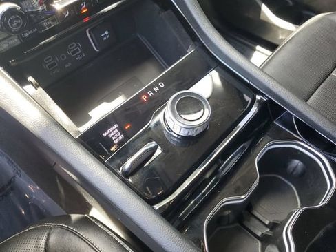Used 2022 Jeep Grand Cherokee Limited w/ Luxury Tech Group II AWD/4WD image 27