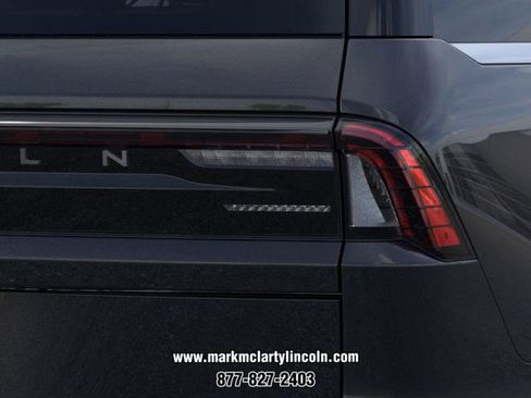 New 2025 Lincoln Navigator Reserve AWD/4WD image 21