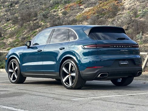 Certified 2025 Porsche Cayenne E-Hybrid image 3