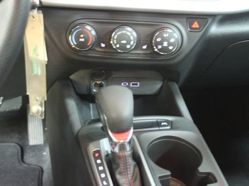 Used 2024 Chevrolet Trax RS FWD image 20